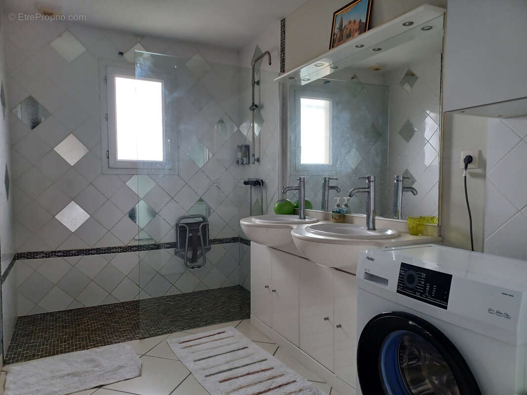 Maison de plain-pied de type 5 de 115 M2 avec piscine sur 697 M2 - photo 17