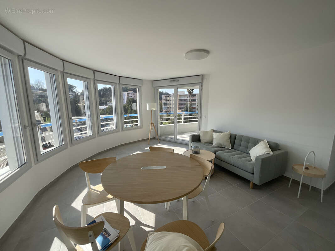 Appartement à CAGNES-SUR-MER