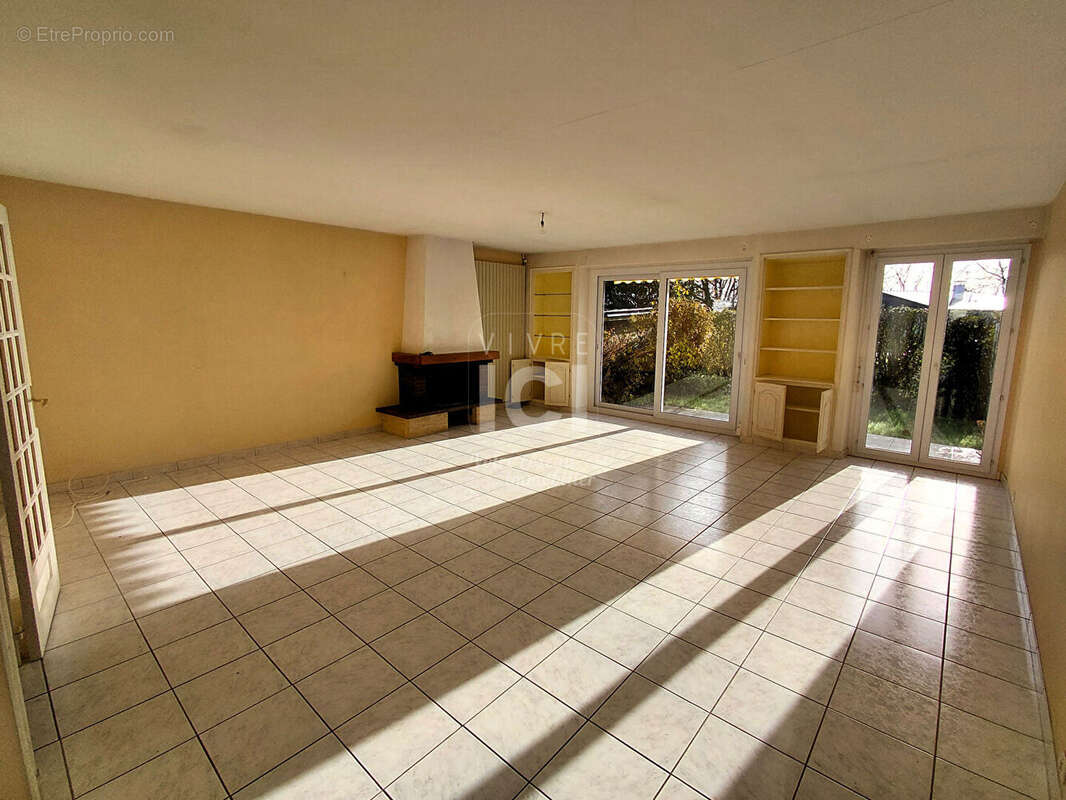 Maison à SAINTE-LUCE-SUR-LOIRE