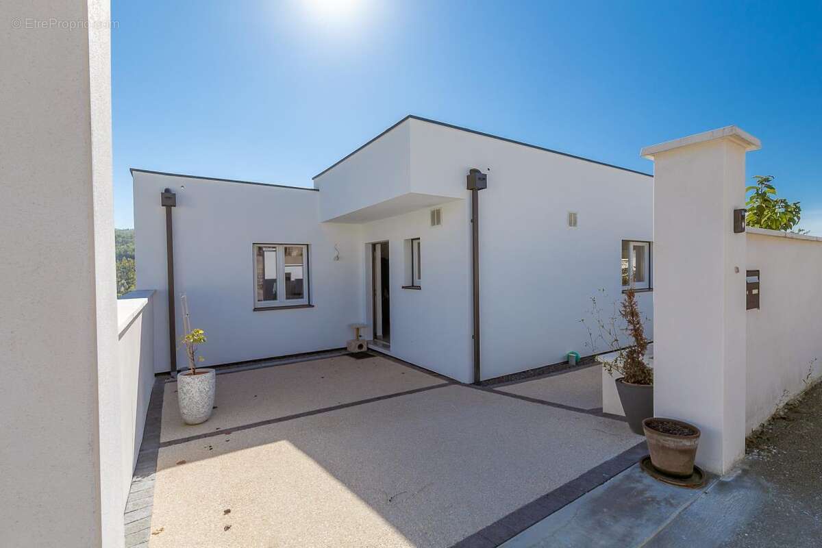 Maison à VELARS-SUR-OUCHE