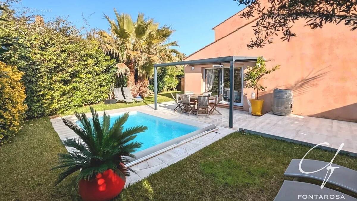 Maison à ROQUEBRUNE-SUR-ARGENS