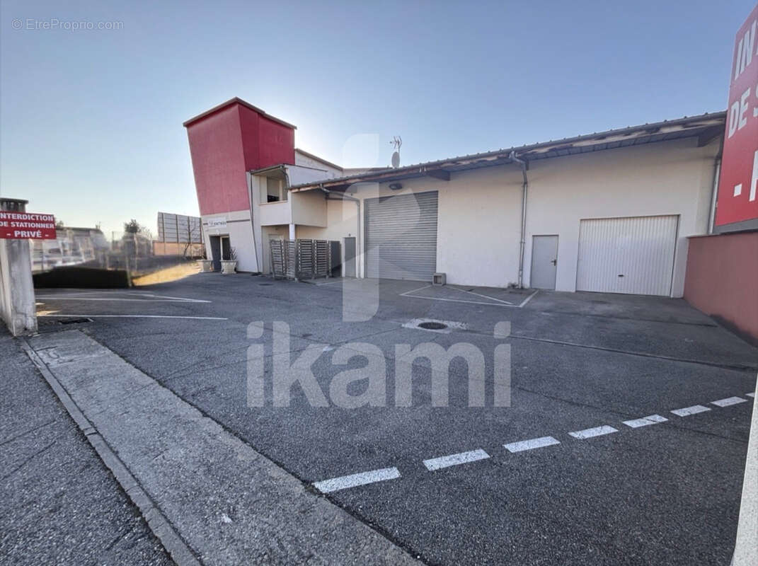Secteur Romans-sur-Isère   Local d’activités / Entrepôt de 730 m2 - photo 2