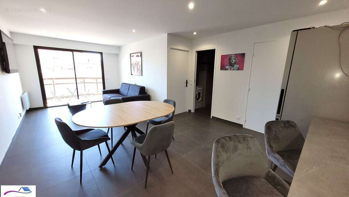 Appartement à MANDELIEU-LA-NAPOULE