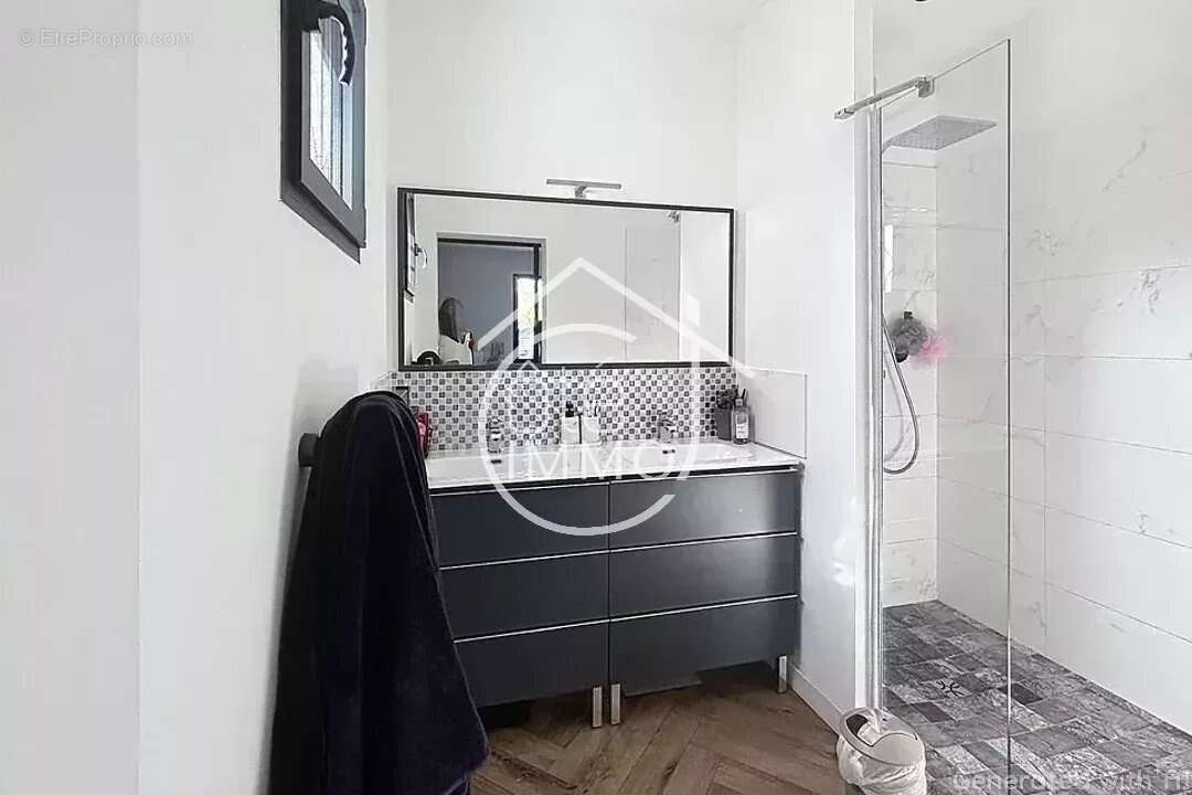 Maison à SAINT-JEAN-DE-BLAIGNAC