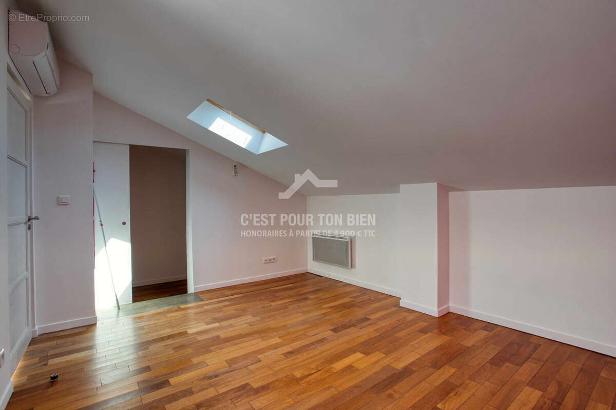 Appartement 180 m² à Loos  - photo 9