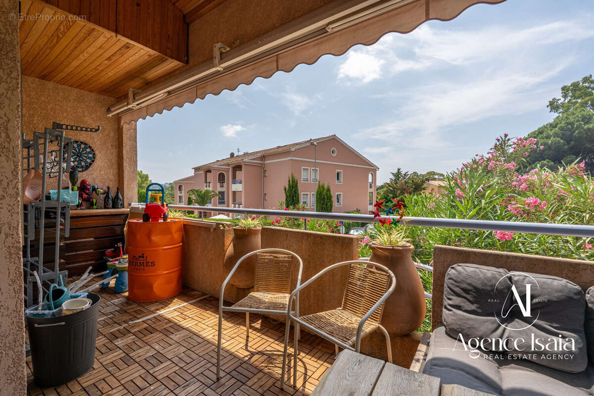Appartement à BORMES-LES-MIMOSAS