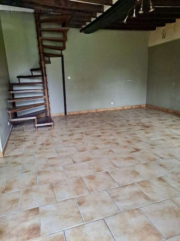 Maison à MOUTIERS-AU-PERCHE