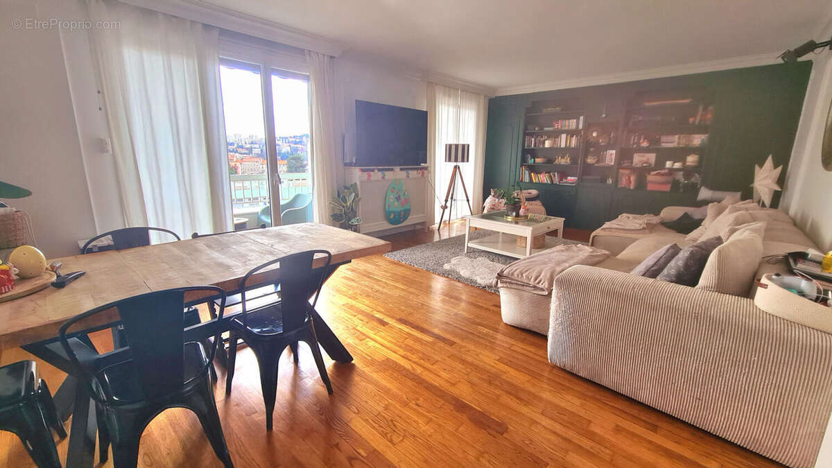 Appartement à SAINT-ETIENNE