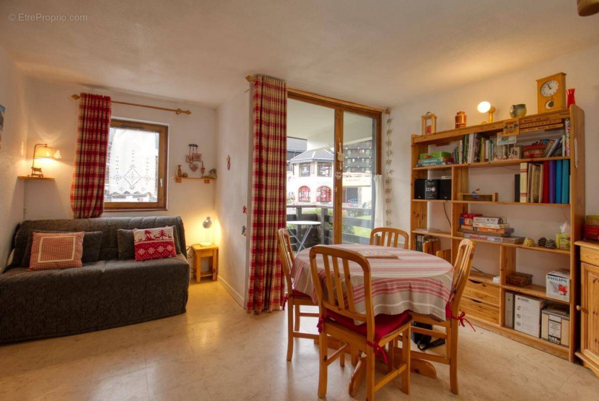 Appartement à MORILLON