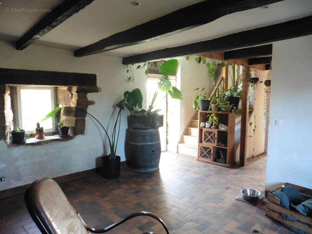 Maison à SAINT-THURIEN