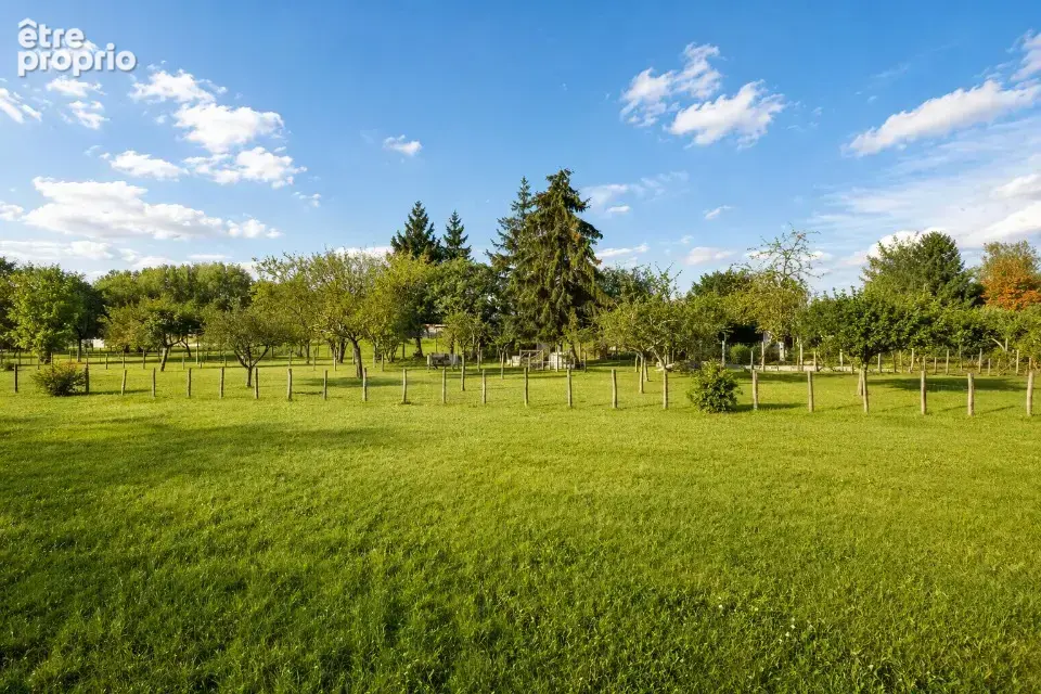 Terrain à NEUILLE-PONT-PIERRE