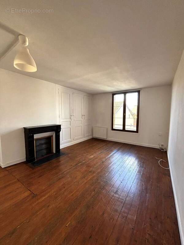 Appartement à HOUDAN