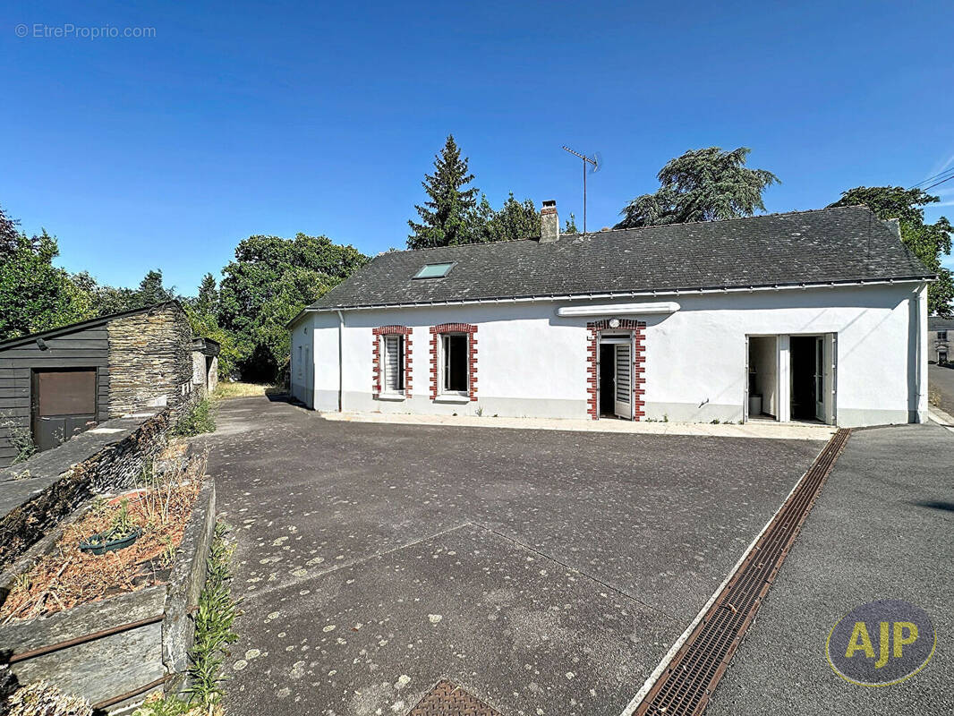 Maison à GRAND-AUVERNE