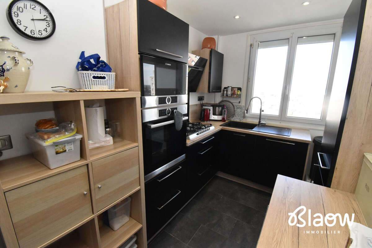 Appartement à MEYZIEU