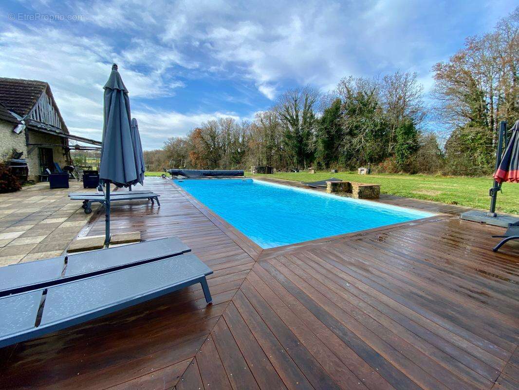 Maison à SAINTE-ALVERE