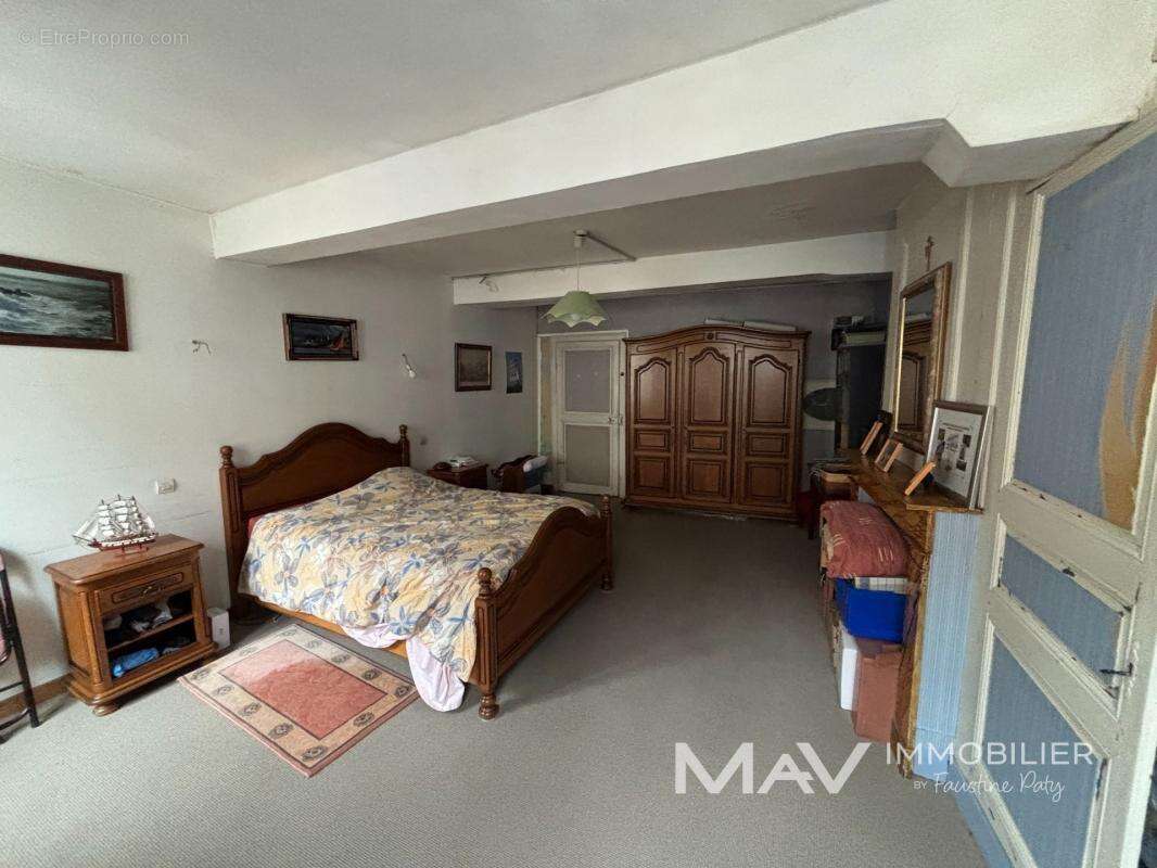 Saint-omer - maison de 185m² - local commercial et habitation - photo 12