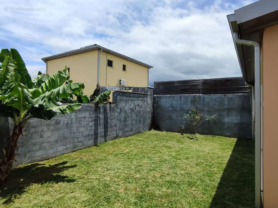 Maison à SAINTE-SUZANNE