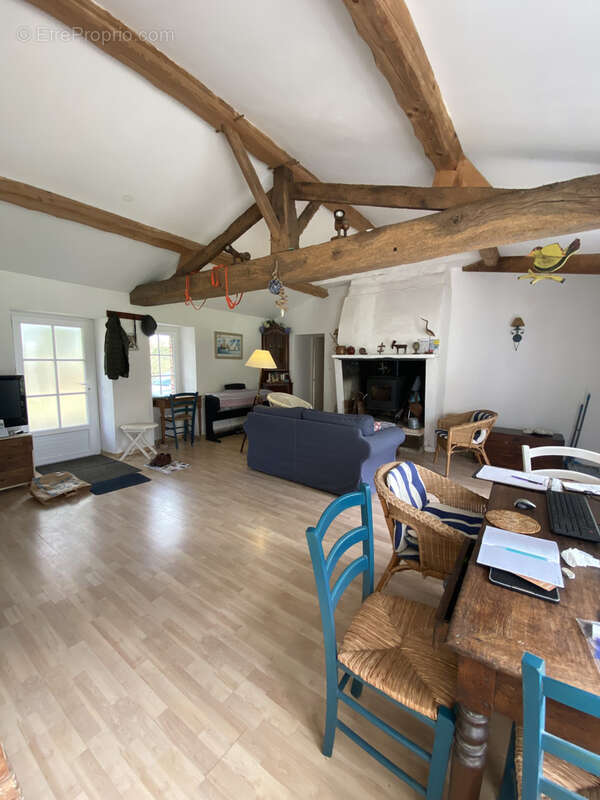 Maison à COMMEQUIERS