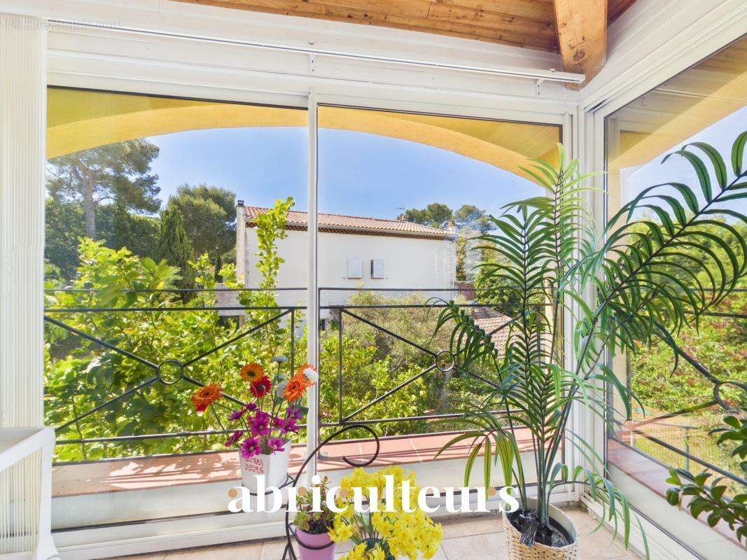 Maison avec piscine et jardin en vente à  Six-Fours-les-Plages (83140) - photo 7