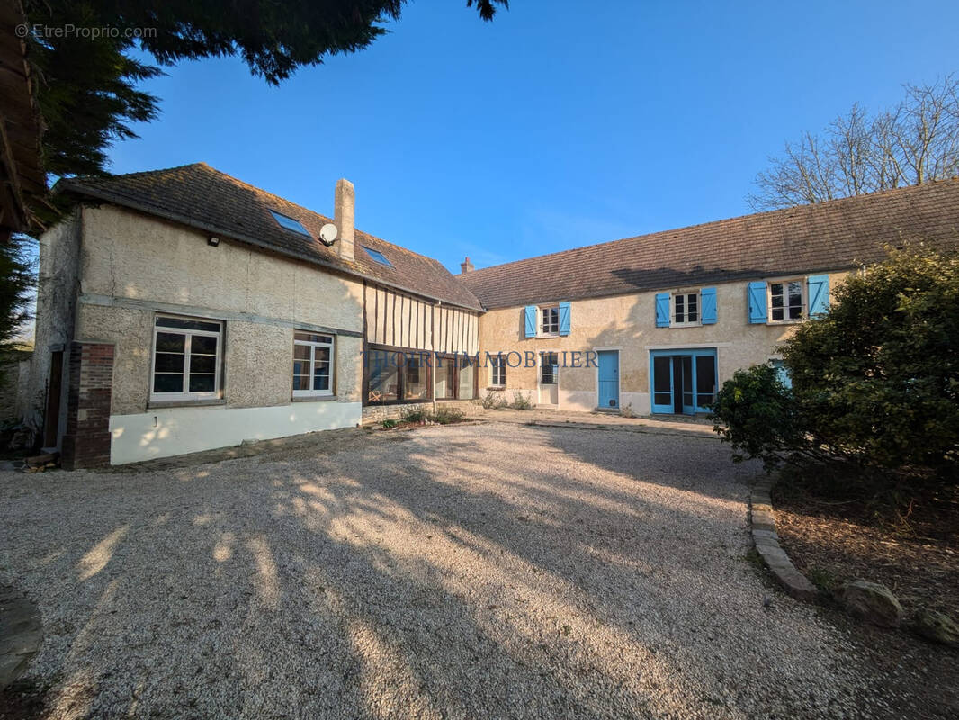 Maison à THOIRY