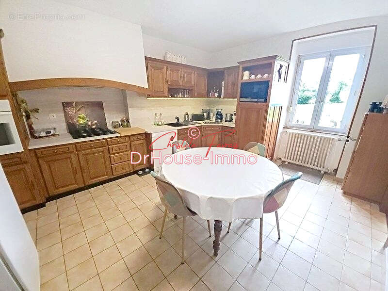 Maison à SAINT-GEORGES-DE-REINTEMBAULT