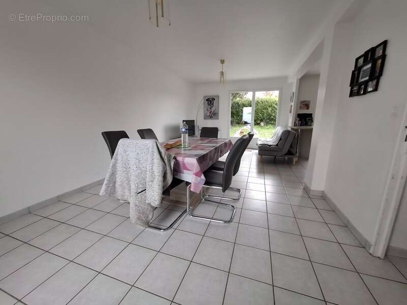 Maison à CINQ-MARS-LA-PILE