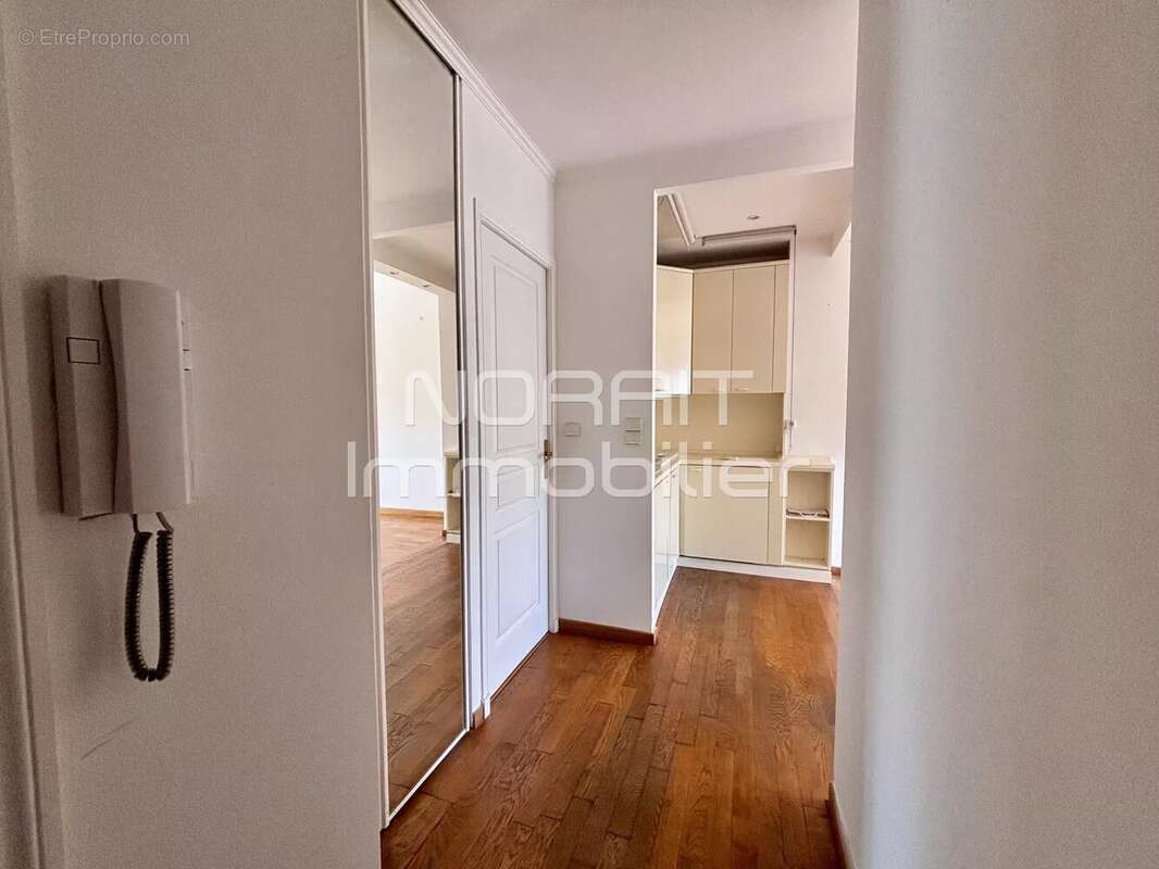 Nice - carre d'or - studio  de 28.38 m2- avant dernier etage - photo 8