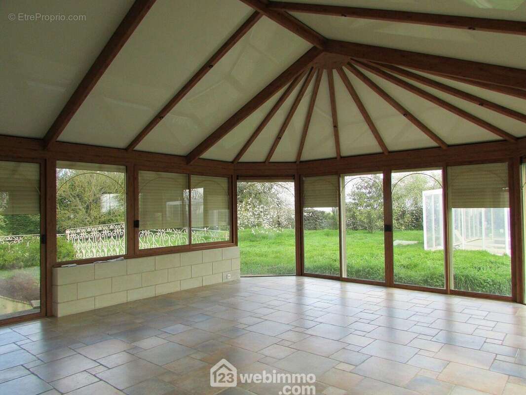 Maison 242 m² à Ceaux-En-Loudun  - photo 3