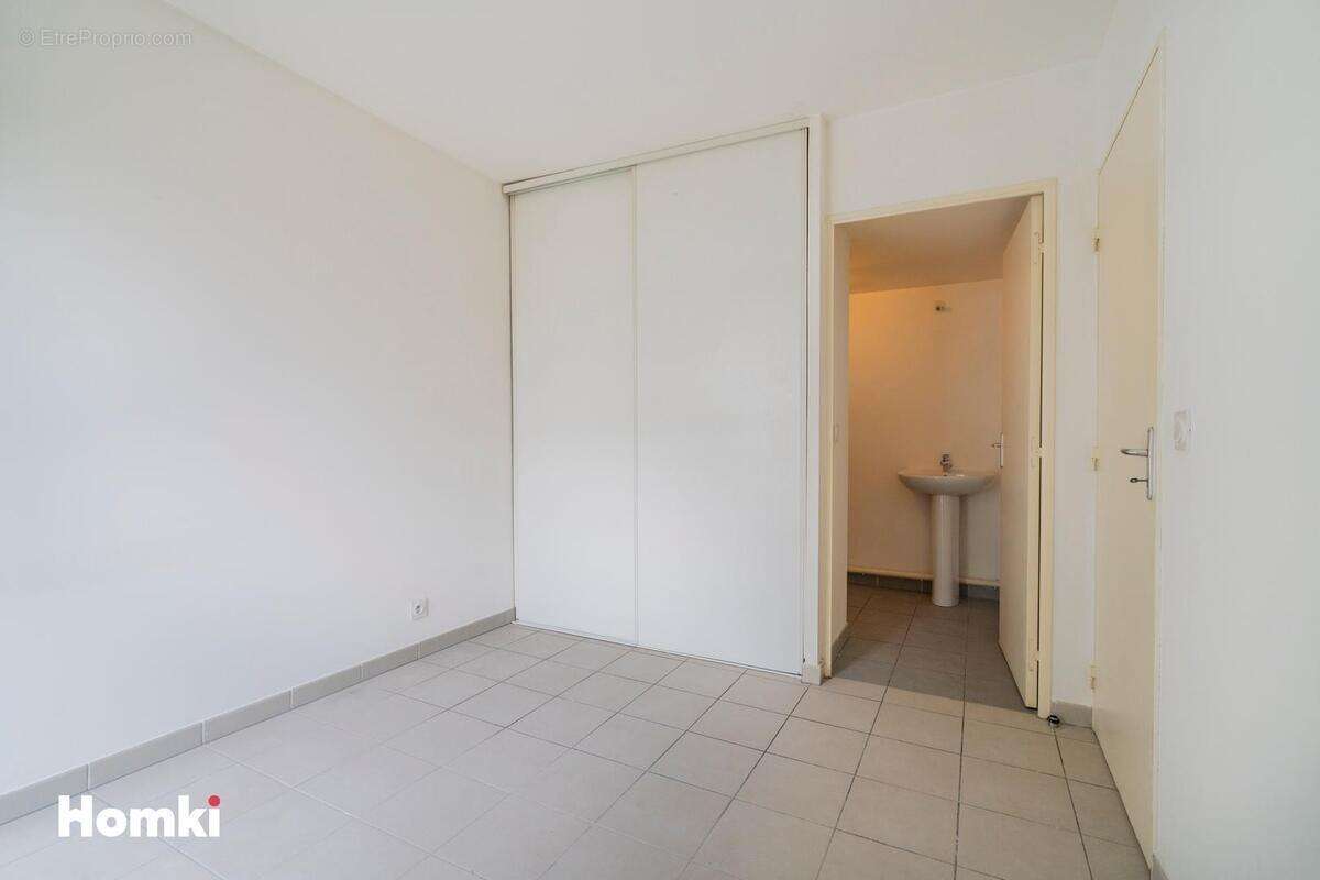 Appartement à MARSEILLE-3E