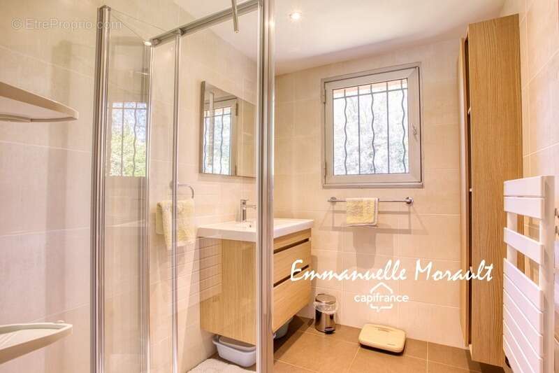 Maison à BAGNOLS-EN-FORET