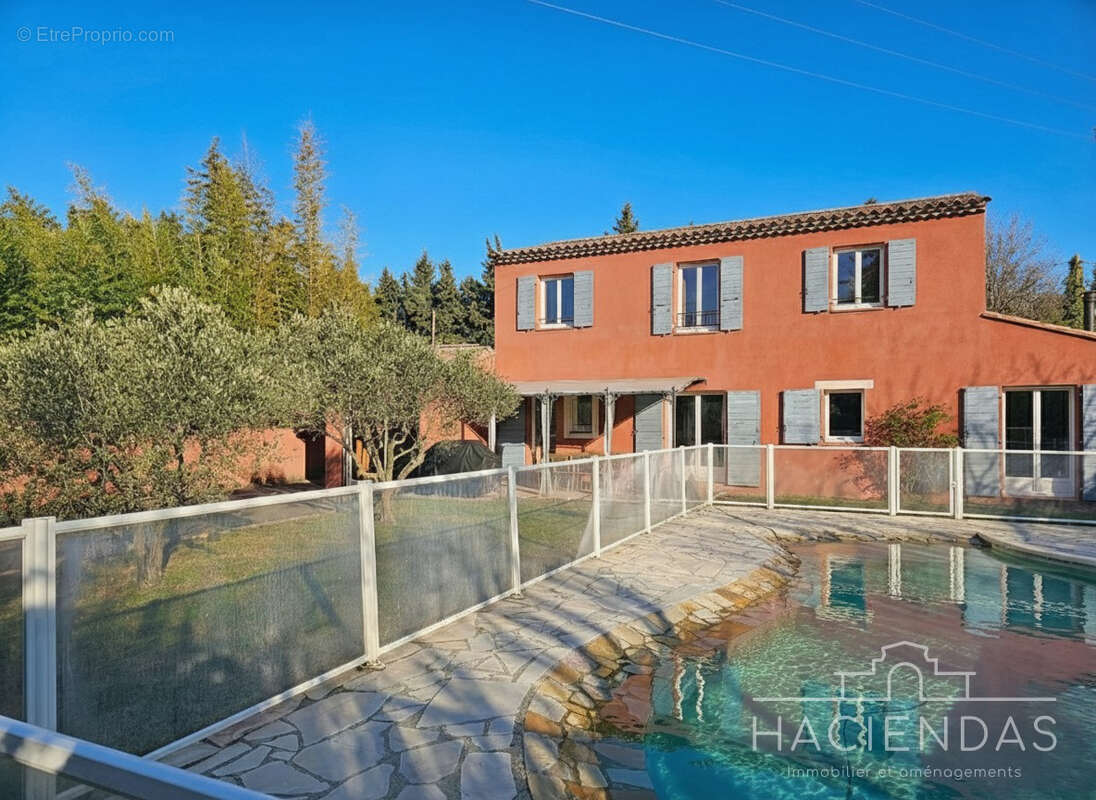 Maison à PELISSANNE