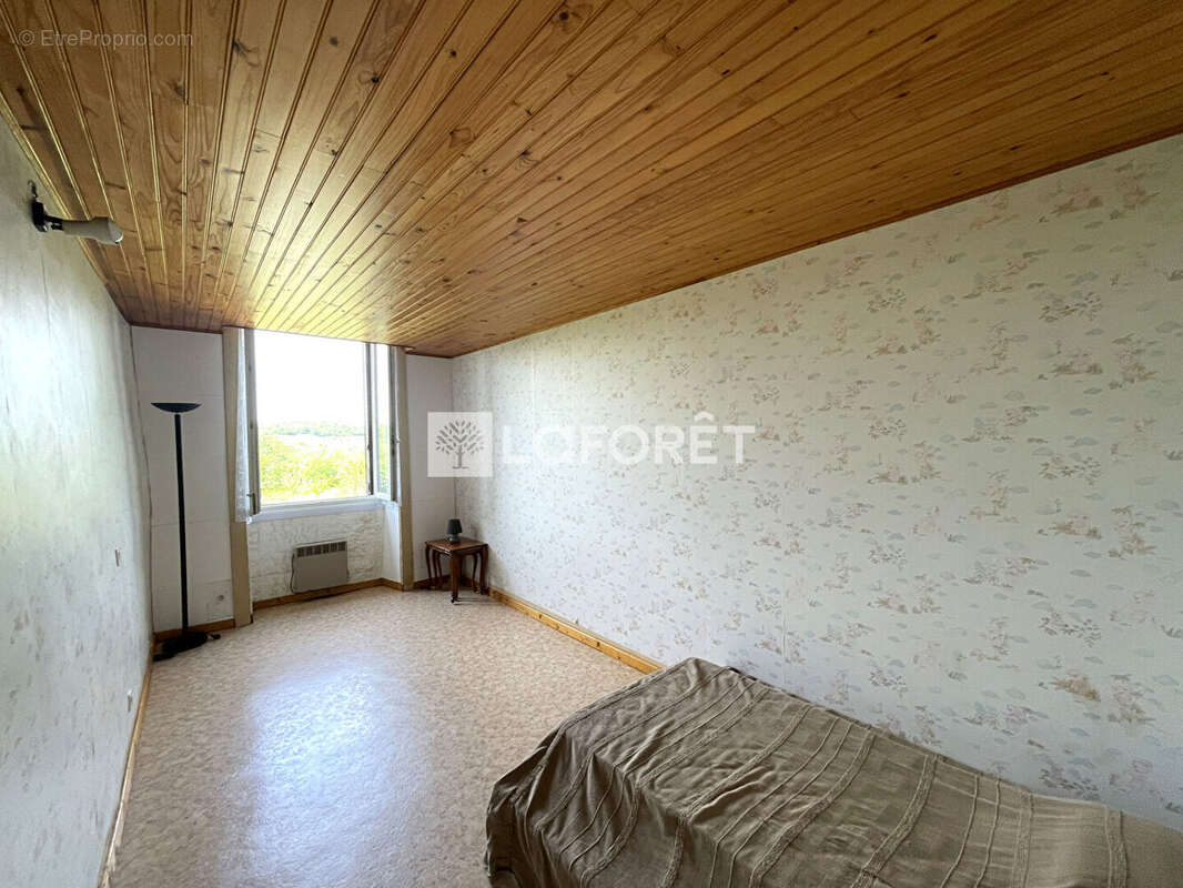 Maison Saint Lamain à fort potentiel , 4 pièce(s) 139m² - photo 10