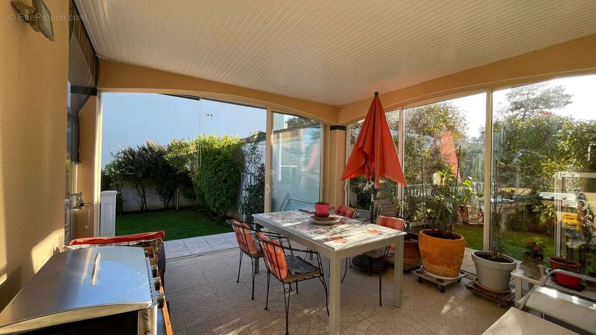 Maison à VAUX-SUR-MER