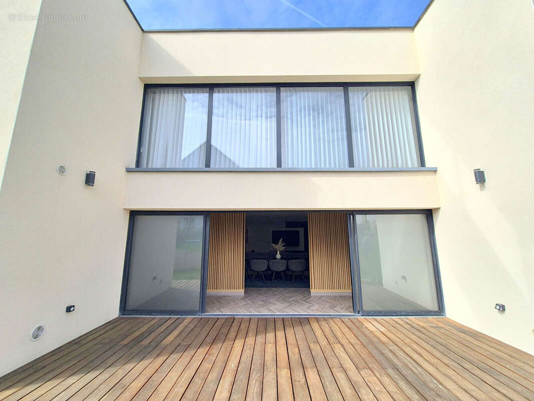 Maison à ELANCOURT