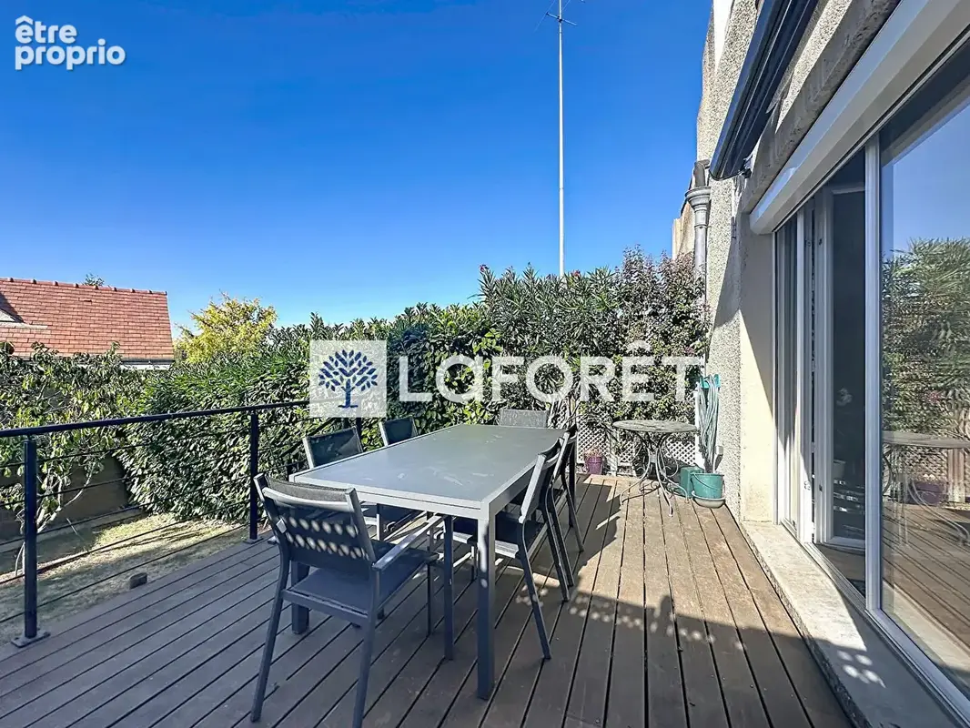 Rare sur le secteur : maison climatisée, lumineuse avec jardin, terrasse et double parking à Saint-Nom-la-Bretèche - photo 6