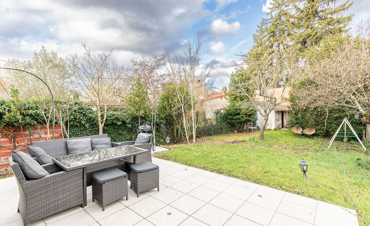 Maison à VERRIERES-LE-BUISSON