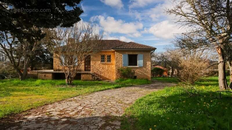 Maison à vendre 4 pièces SIORAC EN PERIGORD, sous-sol de 100m² exploitable  jardin 1933m² - photo 6