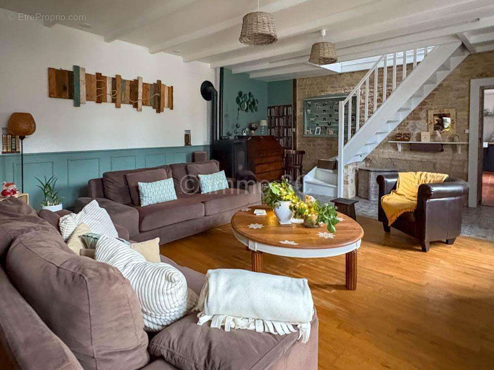 Maison à CHEF-BOUTONNE