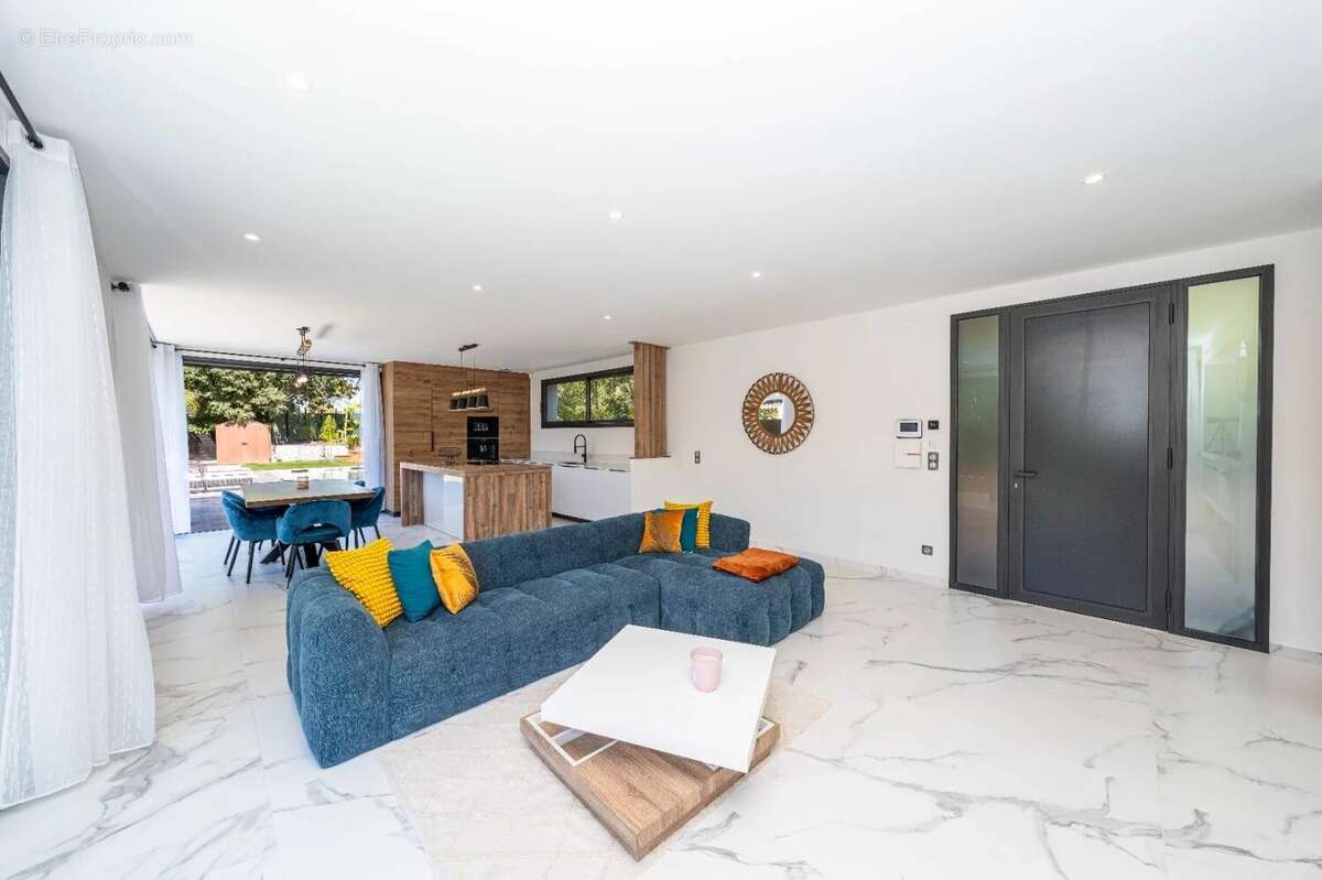 Maison à MOUGINS