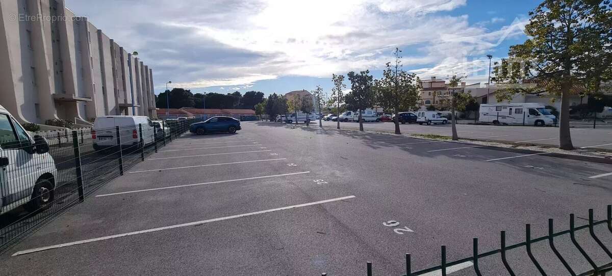 Parking à SAINT-CYPRIEN