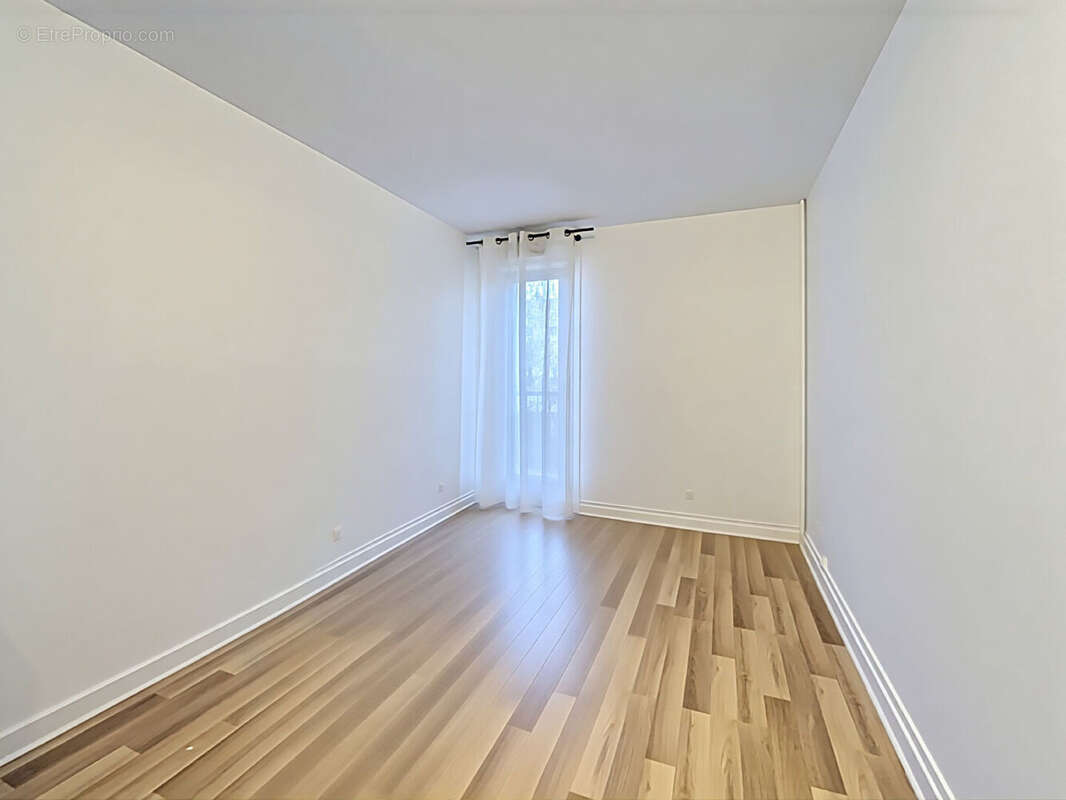 Appartement à FONTENAY-LE-FLEURY