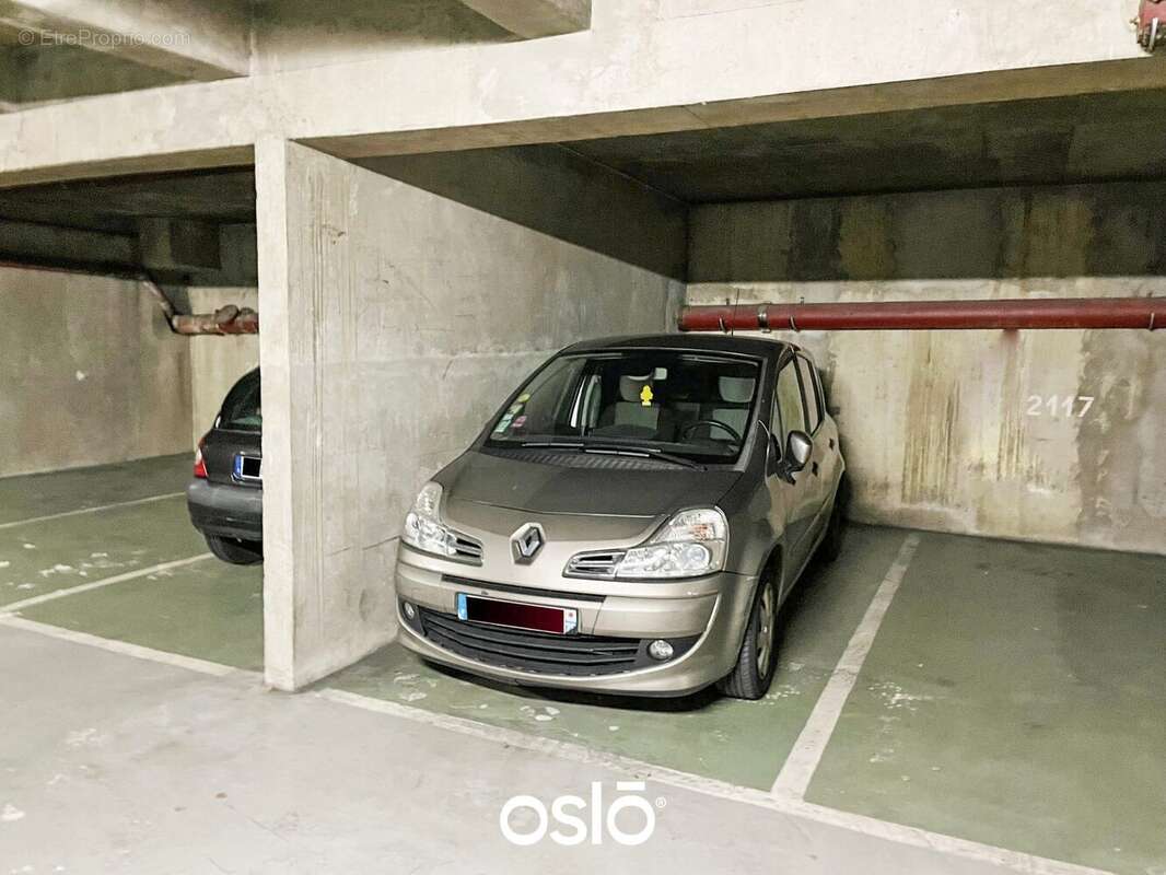 Parking à PARIS-11E