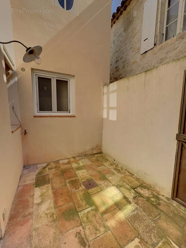 Appartement à VILLENEUVE-LES-AVIGNON