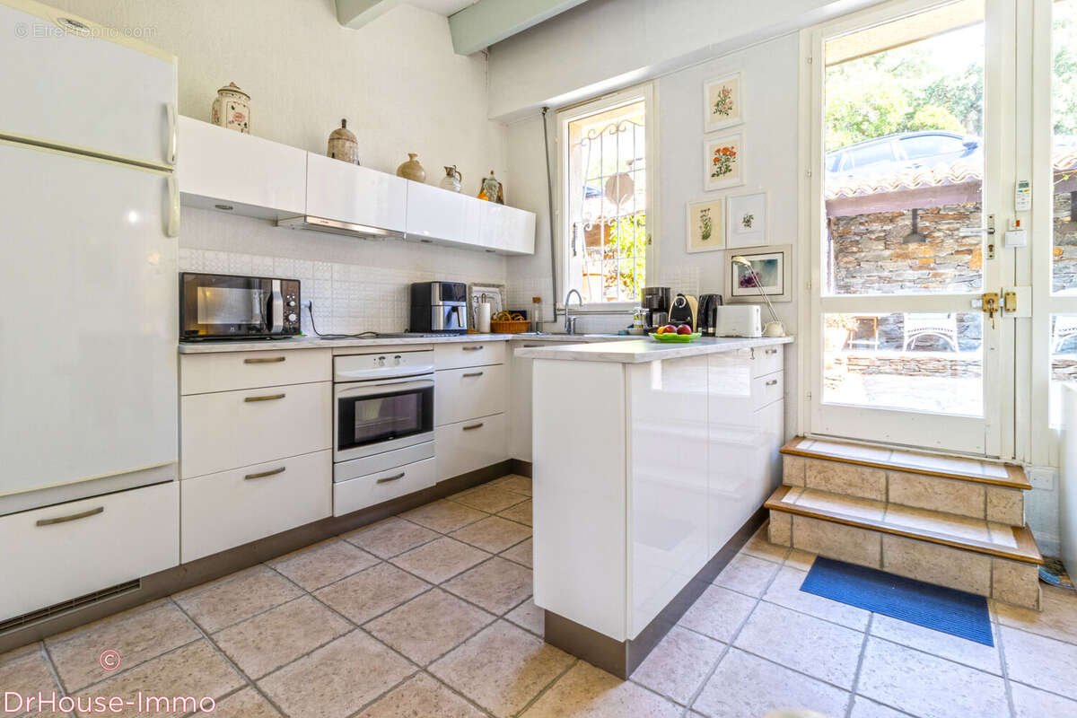 Maison 71 m² à Cavalaire-Sur-Mer  - photo 5