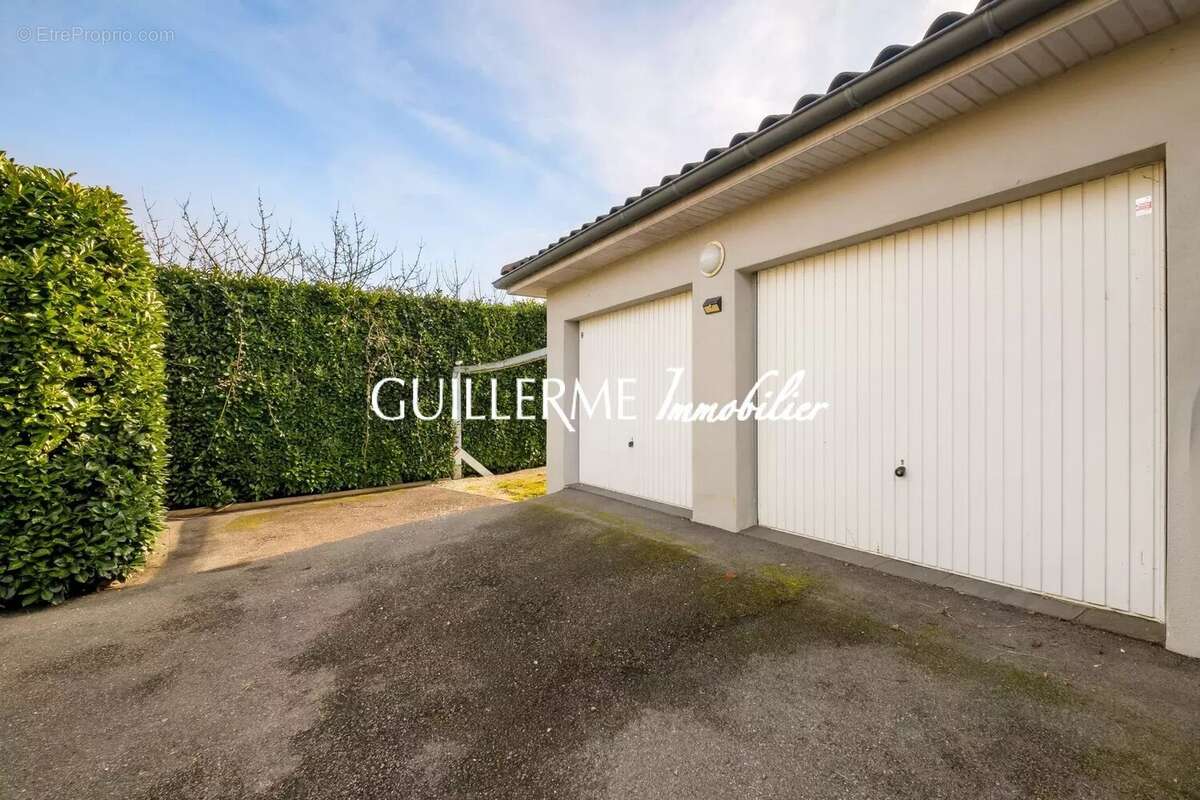 Maison à LA TOUR-DE-SALVAGNY