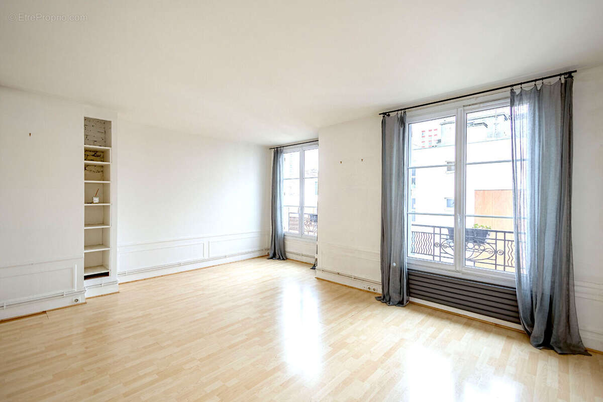 Appartement à PARIS-14E