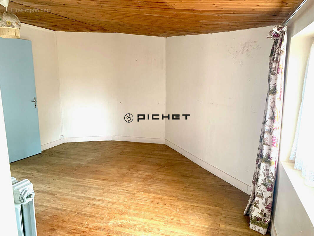 Maison à SAINT-AMANT-DE-BOIXE