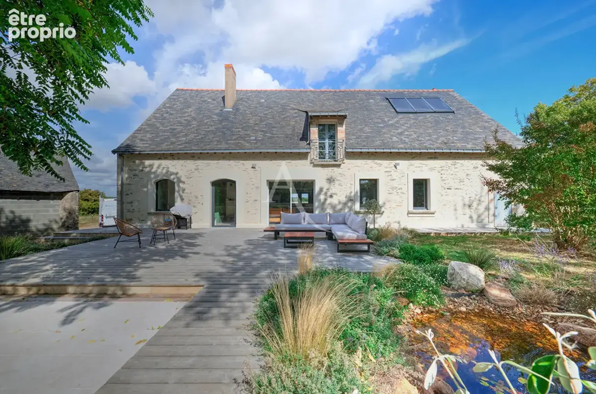 Photo Maison à Ecuille au prix de 639 900€
