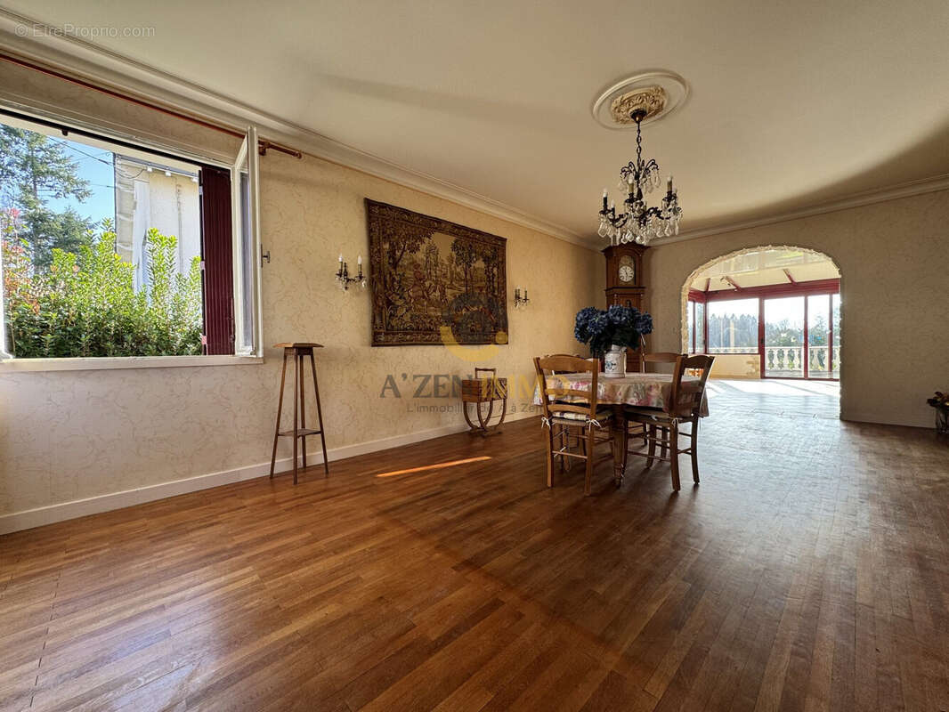 Maison à SECONDIGNY