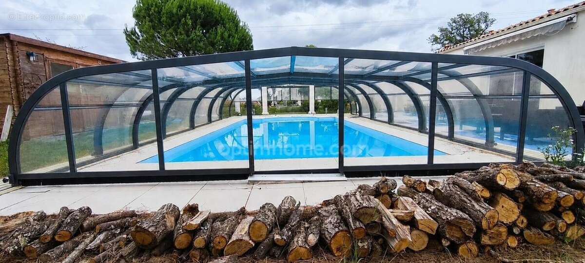 Maison de plain-pied – 167 m² – piscine avec abri haut – dpe b – panneaux solaires – 3 596 m² de terrain – clam, à 5 minutes de  - photo 19